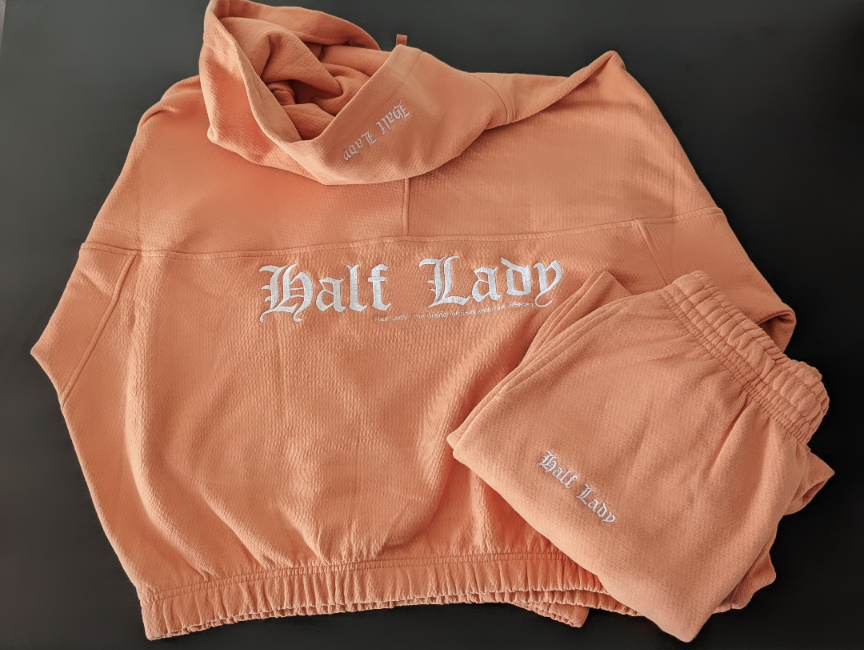 Ensemble Brodé " DARK LADY "